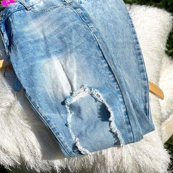 🆕Distressed Jean, Light Wash SZ 7/8 - Picture 2 of 8